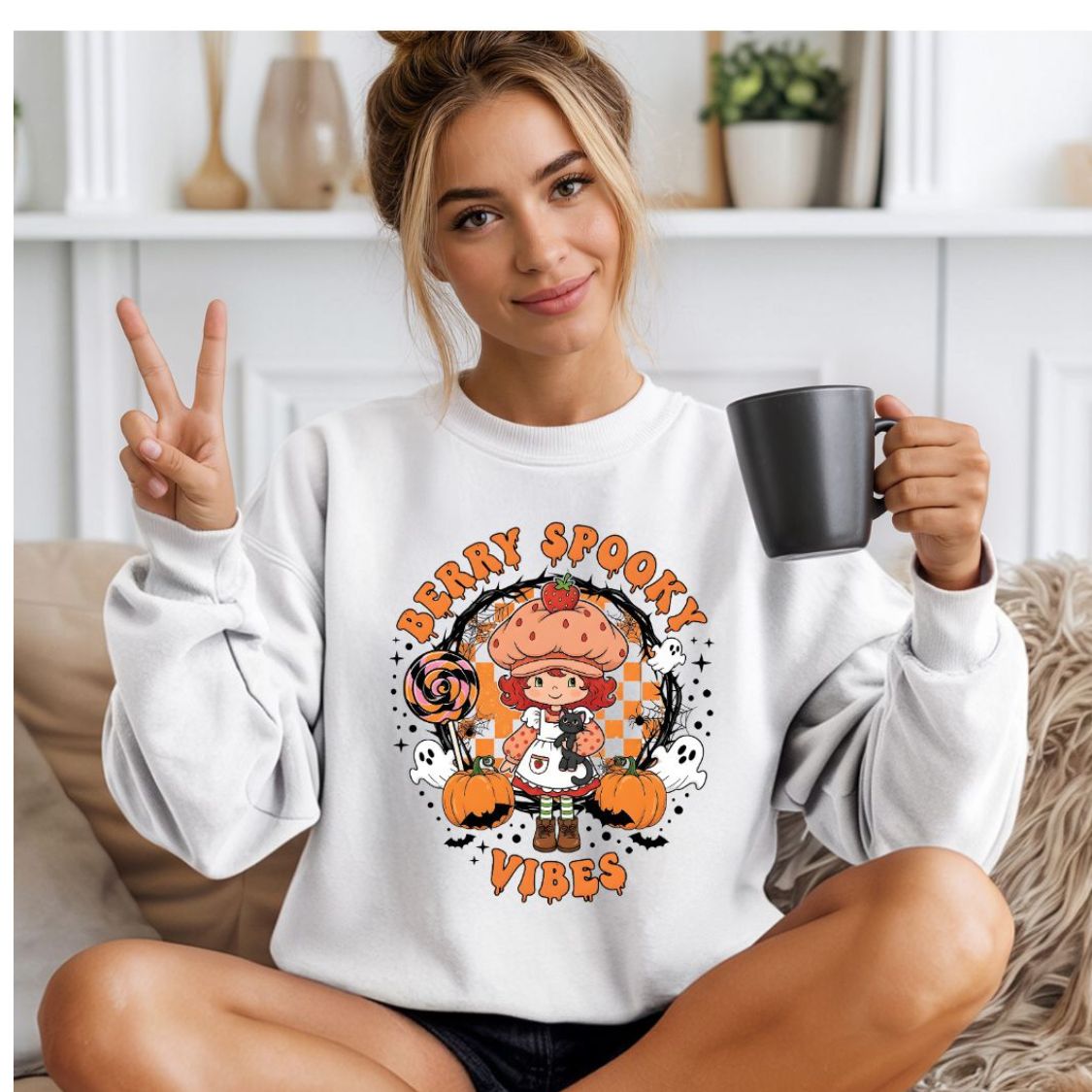 BERRY SHORT CAKE SPOOKY SWEATSHIRT